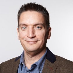 Sewell-Jones2c_Adam_Q_Member_Portraits.max-640x480